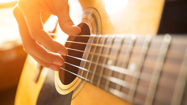 Image - تعلم عزف المقطع الثاني من مقدمة أغنية  Hero  على الغيتار