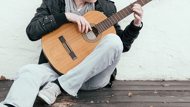 Image - تعلم عزف مقدمة أغنية  Killing me Softly  على الغيتار